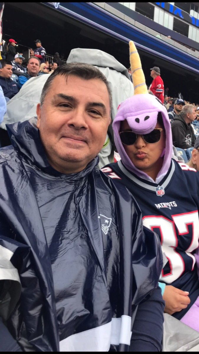mphalen11's tweet photo. Gronks Good Luck Charm 🦄 #PATSGAME https://t.co/qmnOdisNis