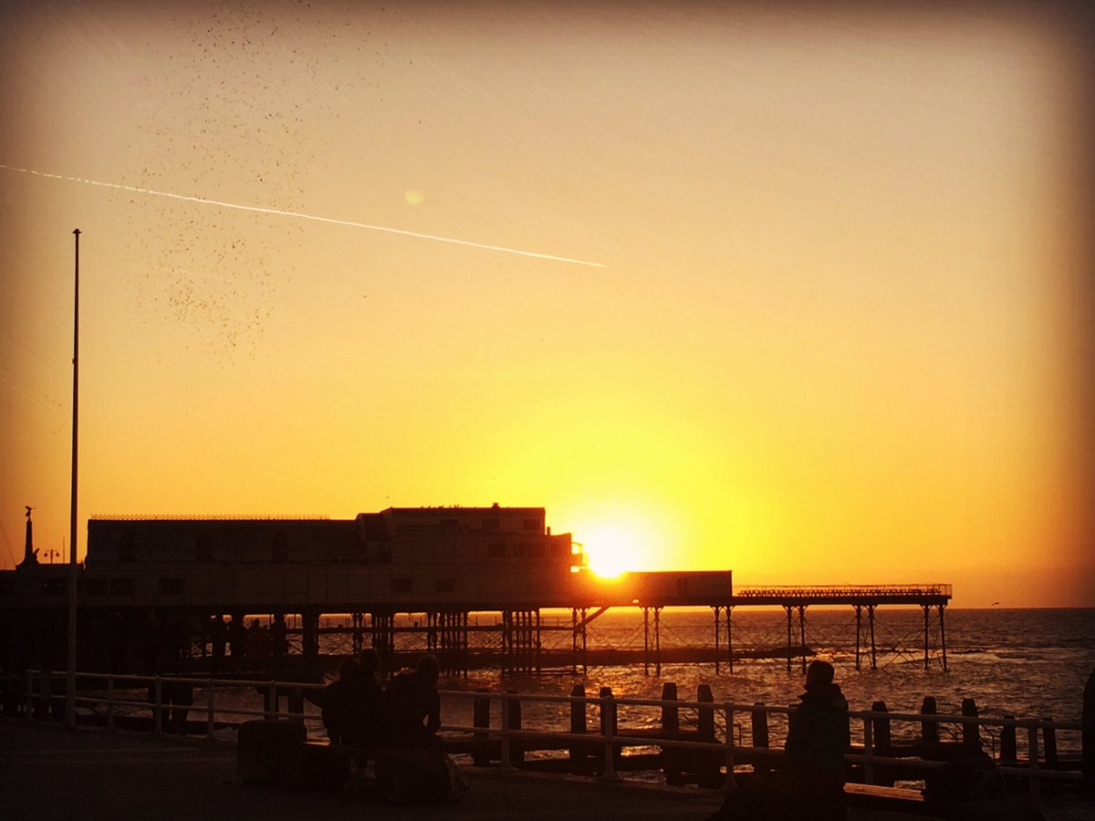 It's the sort of evening you can't help but take a good picture (Still wish I was <a href="/KeithMorrisAber/">keith morris</a> though) #aberystwyth