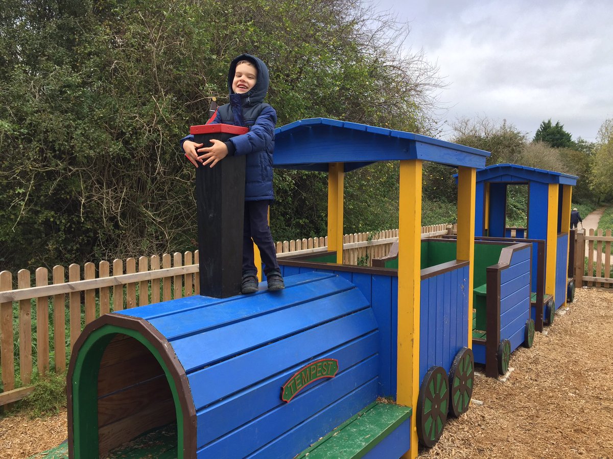KatarinaDeme's tweet photo. @TheAntsClass #willowsautumnselfie Daniel https://t.co/dKQsS5Oa3c