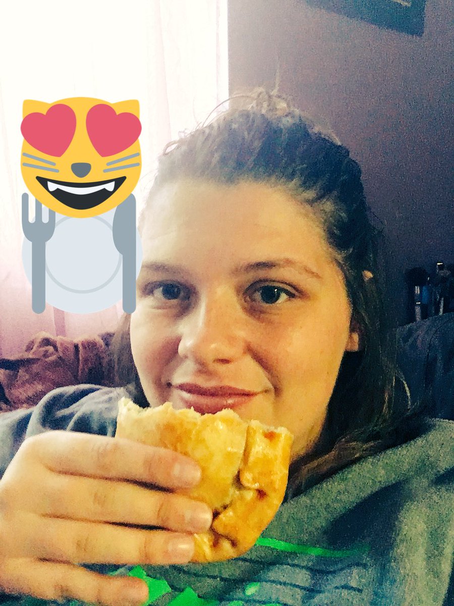 AandSCornejo's tweet photo. Reason #332 of why we moved back to ny: banging empanadas. https://t.co/tX3jfRXL9o