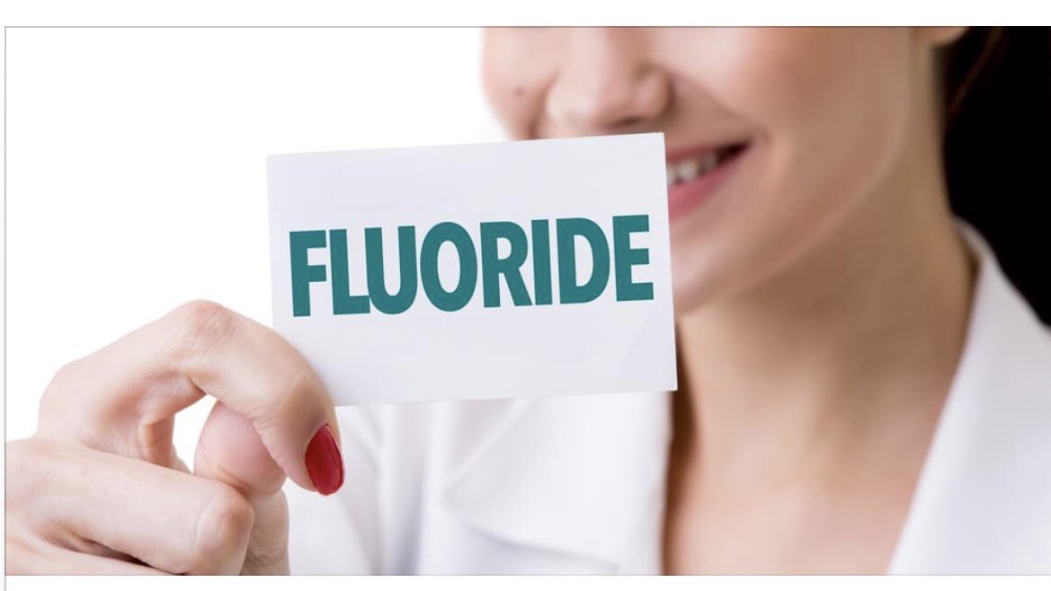 l Fluoro, come renderlo efficace?

Il fluoro è un elemento minerario che è in grado di conferire durezza e solidità alle ossa e ai denti. Per questa ragione diventa un valido aiuto in odontoiatria preventiva e conservativa.

Continua...sul BLOG!

#COS
cioesse.it/fluoro/