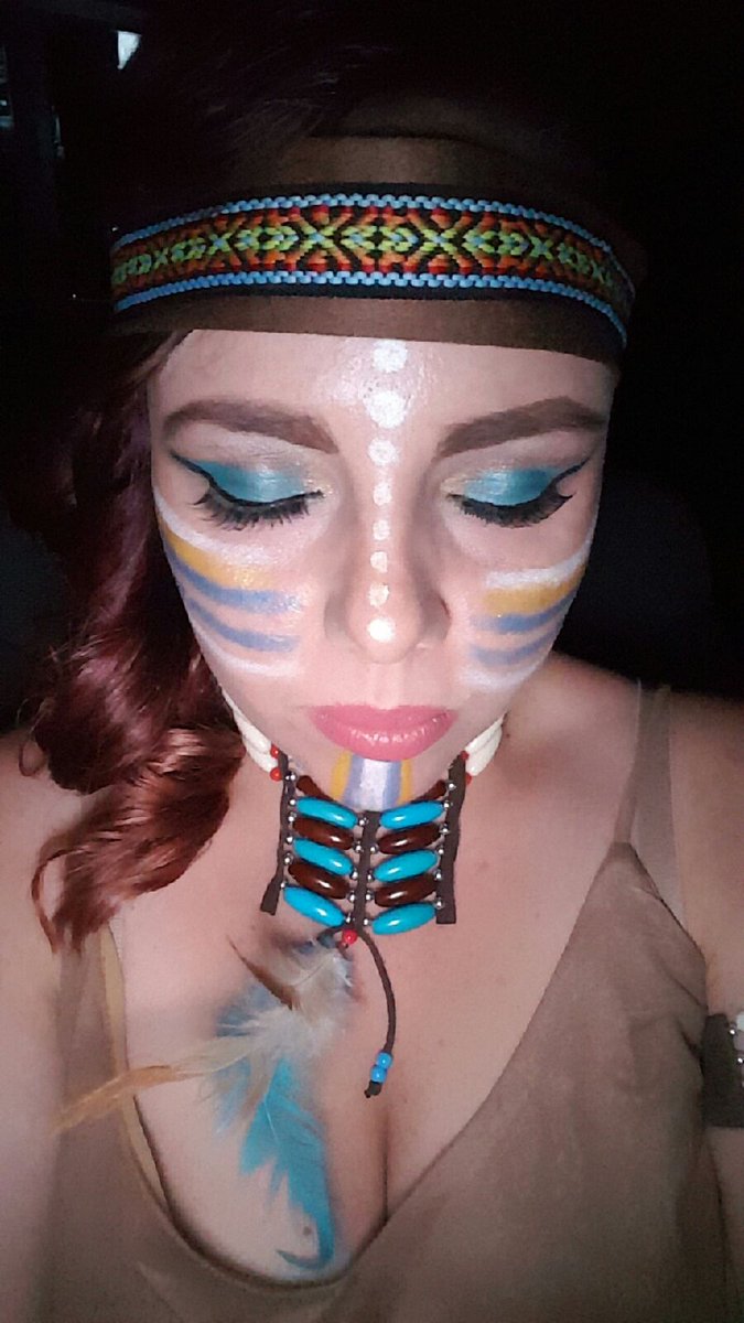 smiliesfacez's tweet photo. Indian makeup from last year!!! https://t.co/kV7WelxBWM