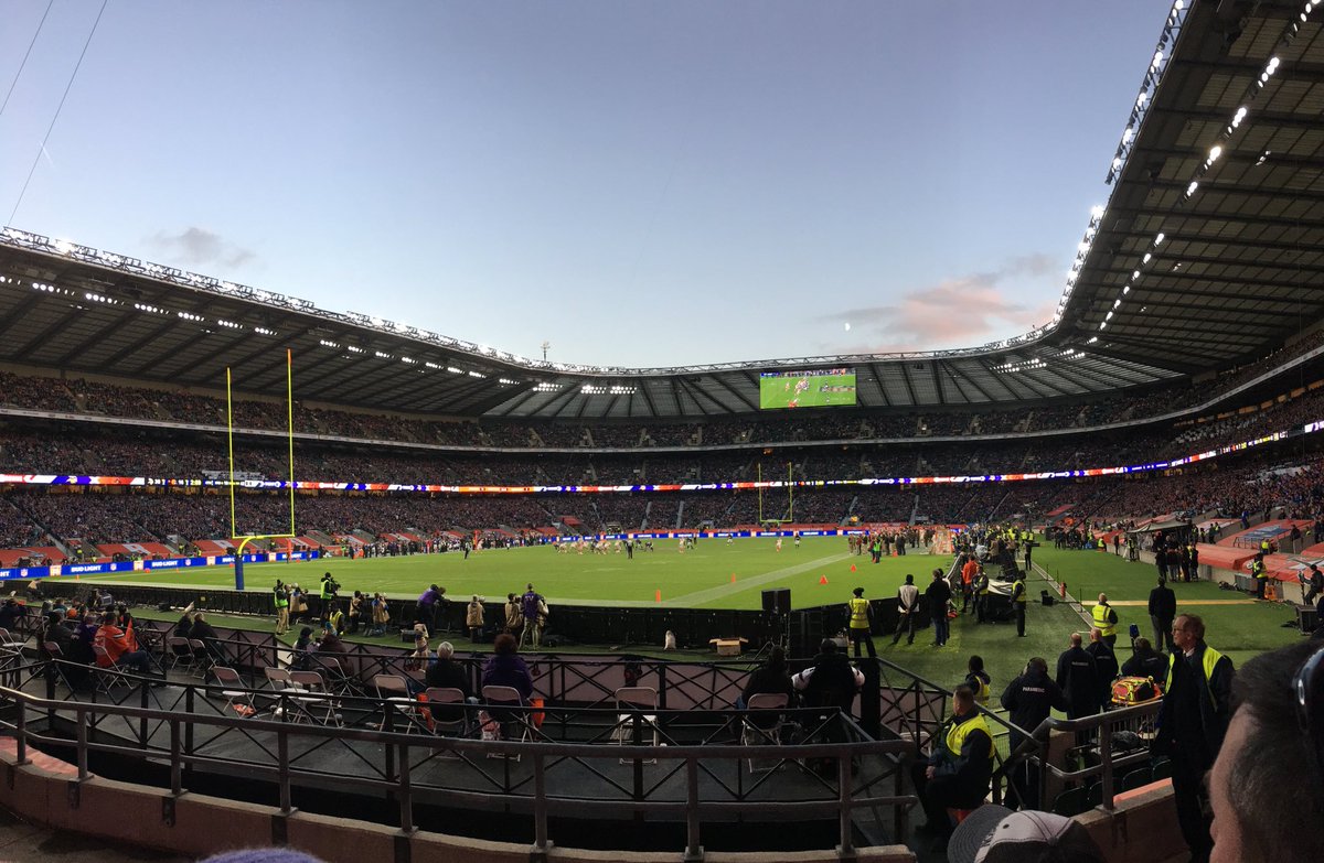 tomsharpe7's tweet photo. Great day out with @LittleChambo95 at Twickenham! #nfl #nfllondon https://t.co/lXdbLWXlRg