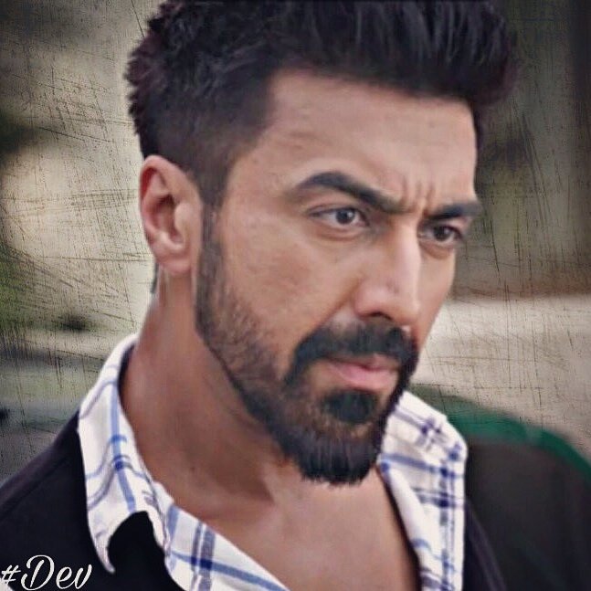 AshishChowdhry's tweet image. Living this hollow, curt and eccentric man everyday has evolved a deep, sensitive and sorted me.
#DevOnColors @colorstv