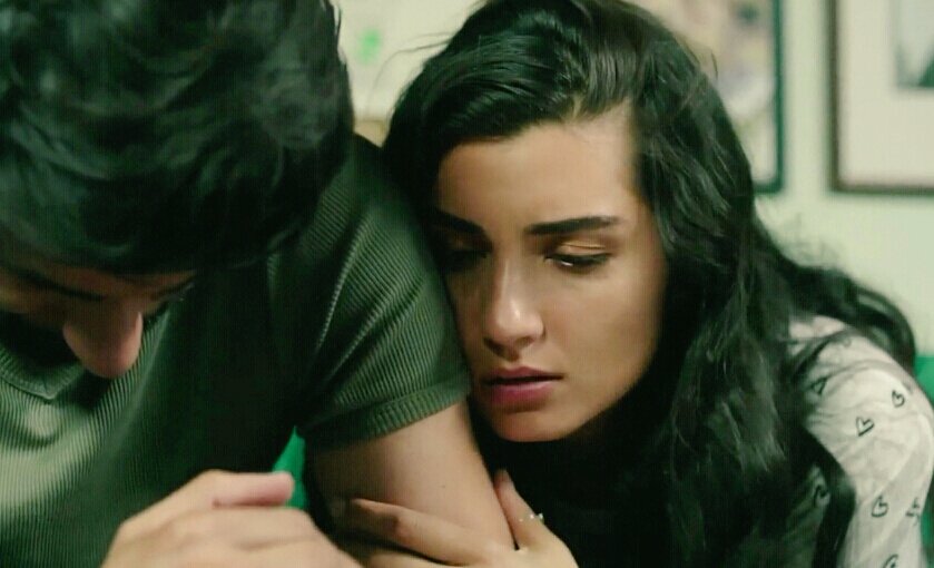 chandra_vien's tweet photo. Beautiful moment Omer ve Elif 
💑💏💑💏💑 https://t.co/ctN95obZCL