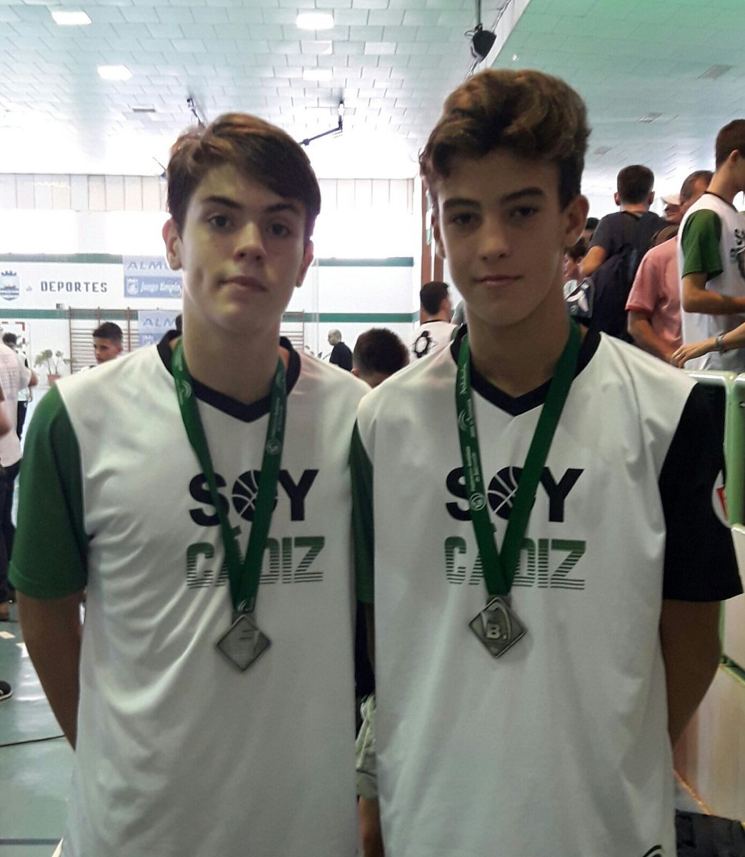 CB_PuertoReal's tweet photo. Felicitar a @fabcadiz por su medalla de plata en el #CASEBAIM17 y especialmente a nuestros jugadores Mario y Carlos. Enhorabuena chicos. https://t.co/0gaOT85bMG
