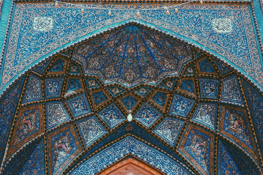 ShiaMeetup's tweet image. "A friend is like a relation, and a true friend is one who speaks well of you even behind your back. " - Imam Ali (as)