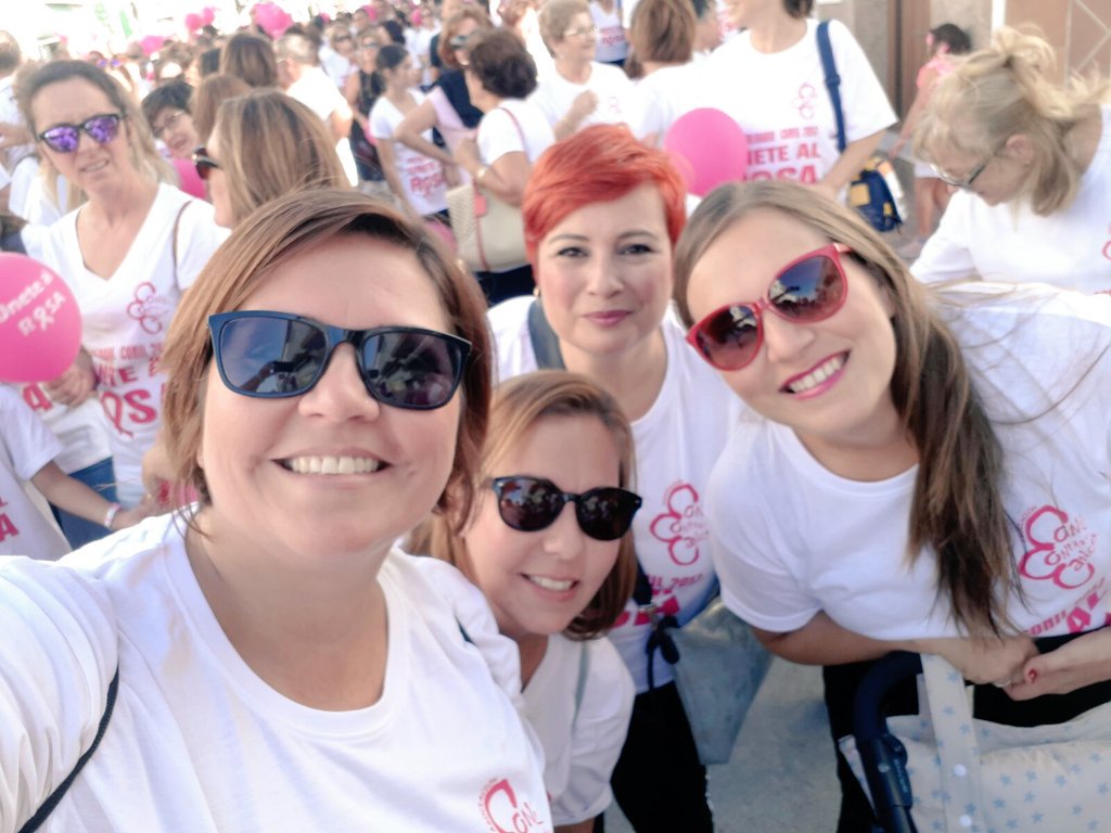 psoeconil's tweet photo. Hemos asistido al paseo solidario de Conil Contra el Cáncer mostrando nuestro apoyo por tan valiosa labor #Psoe #ConilContraElCancer https://t.co/uKJ0BSDMcy