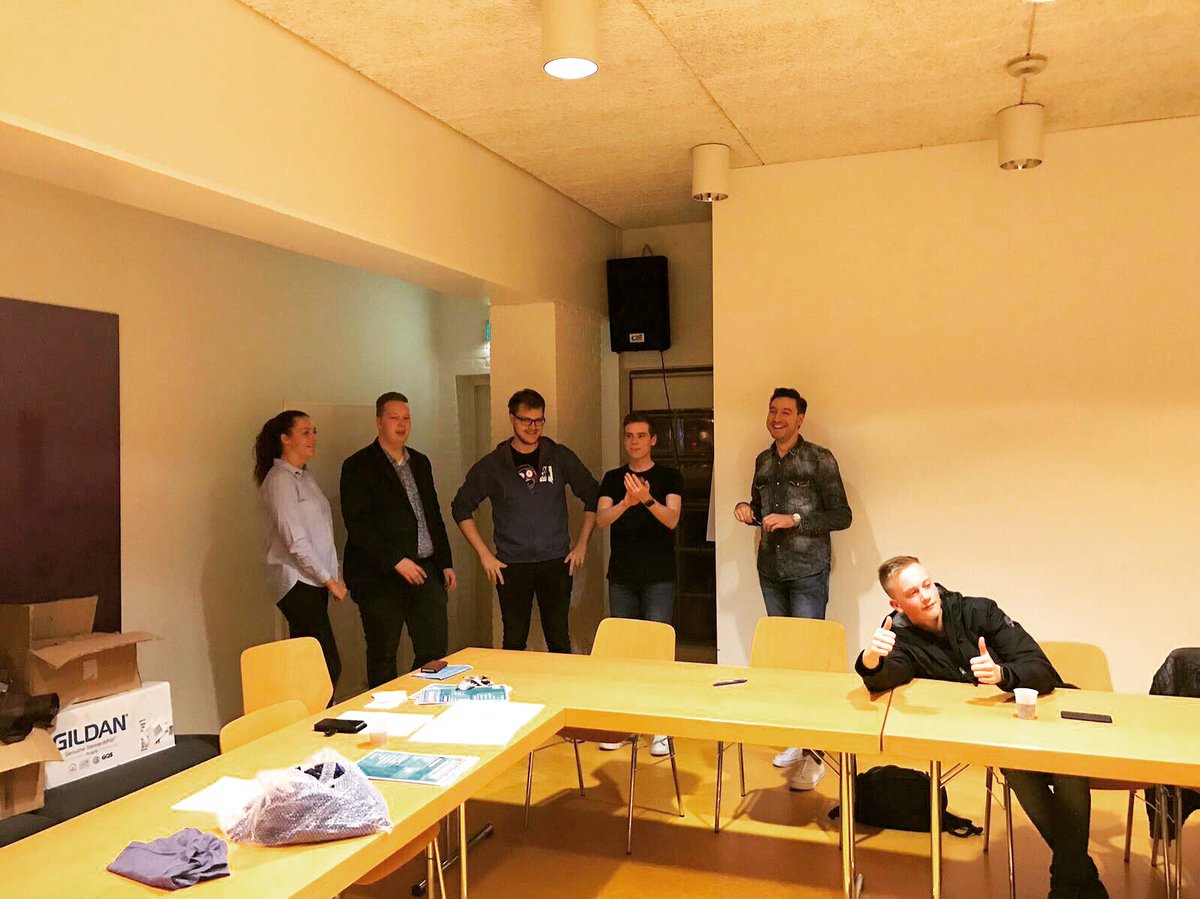JAReMMen's tweet photo. Afgelopen week eindigde het bestuursjaar 2016/2017, De JAR bedankt het oude bestuur voor hun inzet! https://t.co/uwsMXs8HFa