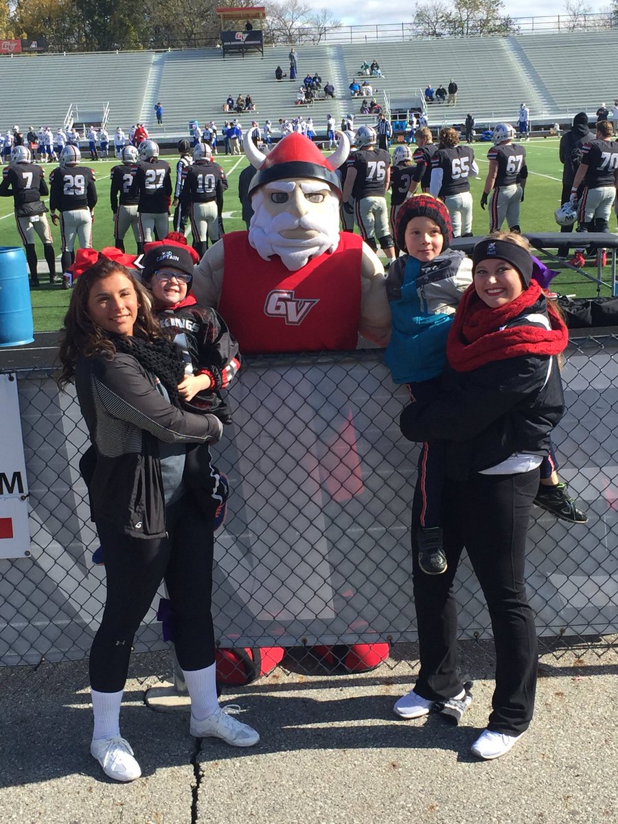 GrandViewDM's tweet photo. Had so much fun yesterday with our Kid Captain, Malcolm, and his family!! #gvdm #ftk https://t.co/OHJaT8T4Og