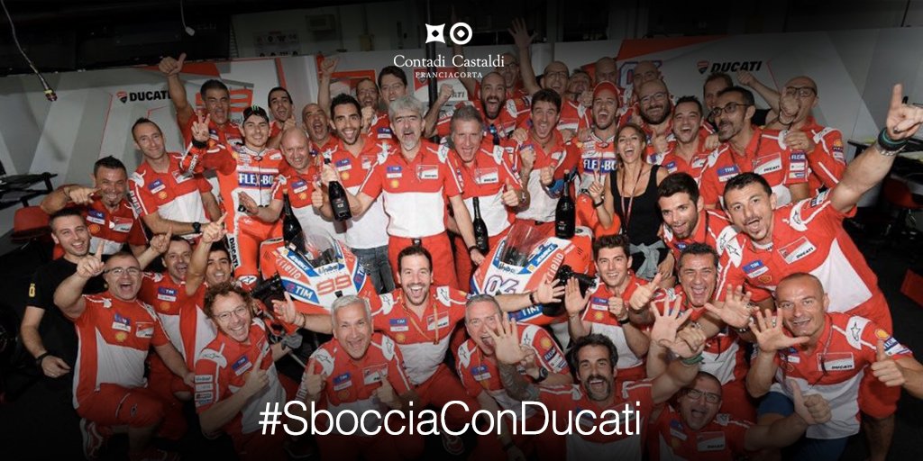 contadicastaldi's tweet image. Ora è il momento di sbocciare e festeggiare per questa doppietta magnifica! Grandissimo team @DucatiMotor! #ForzaDucati #SbocciaConDucati 🍾🏆