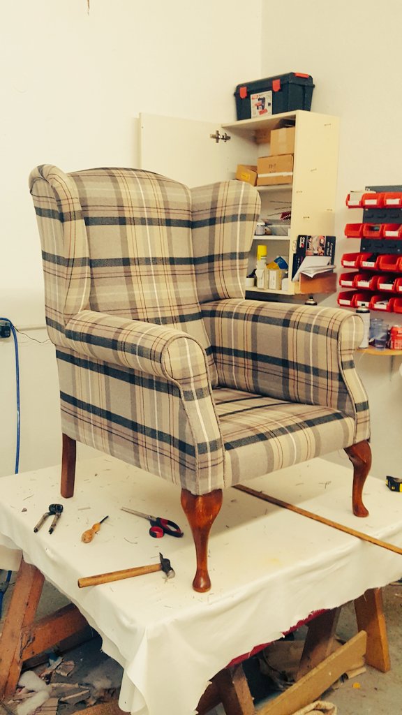 AsquithInterior's tweet photo. Christmas is approaching fast but its still not too late your bespoke new sofa im time for the big day!! #designedbyyou #bespokeupholstery https://t.co/o8wx3yCLu9