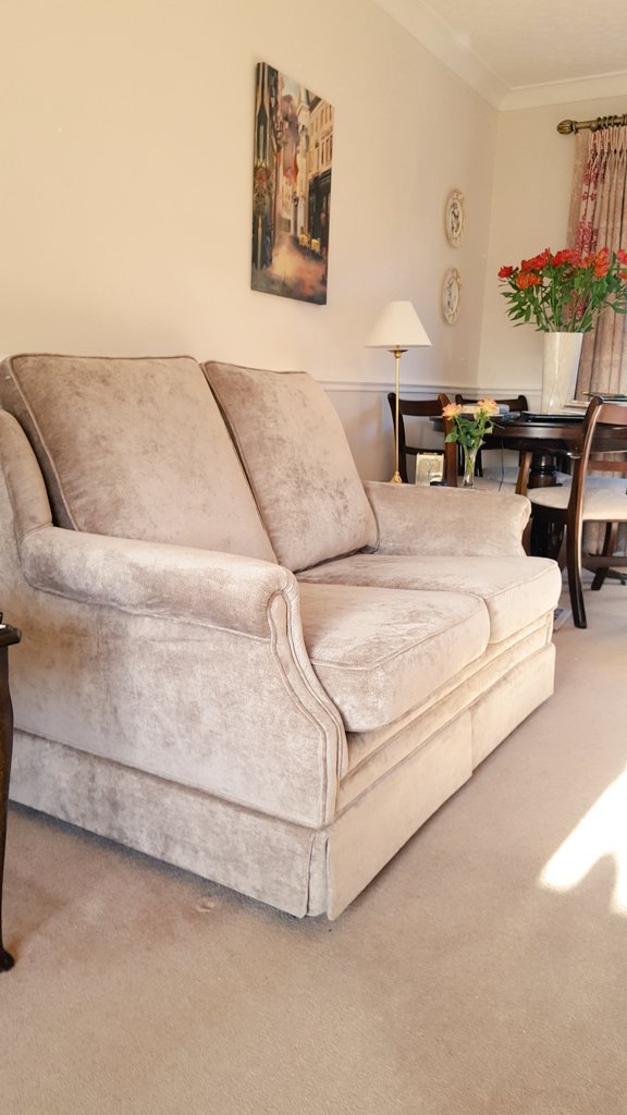 AsquithInterior's tweet photo. Christmas is approaching fast but its still not too late your bespoke new sofa im time for the big day!! #designedbyyou #bespokeupholstery https://t.co/o8wx3yCLu9