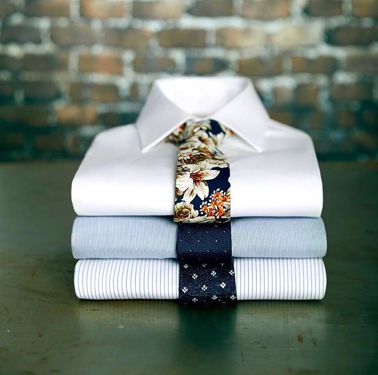 Real_London2Lag's tweet photo. Get #suited&amp;booted 4 the working weeks ahead. We deliver to #lagos in 7 -10 days #tmlewin #hawesandcurtis https://t.co/FZFVJm3WLe