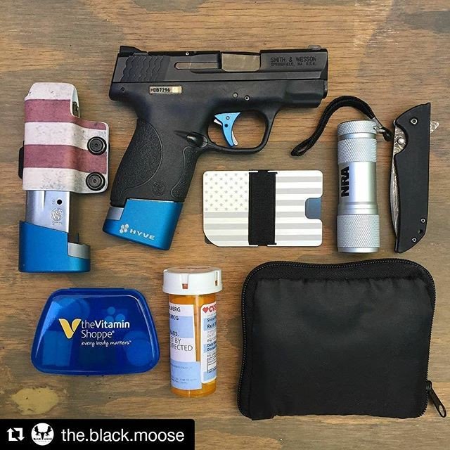 Reposting @otacgyr:
Chk out @the.black.moose 's EDC and what he's got it the car 😉
・・・
Here's my ACTUAL everyday carry - stuff that's on my