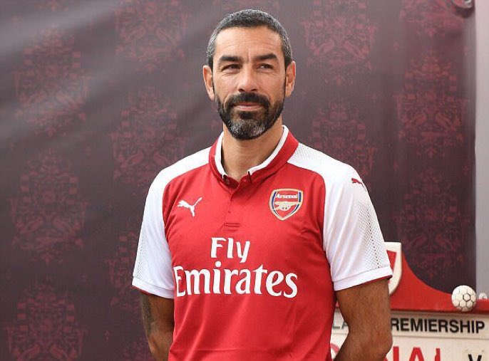 Happy Birthday to Arsenal legend and Invincible Robert Pires, who turns 44 today! 