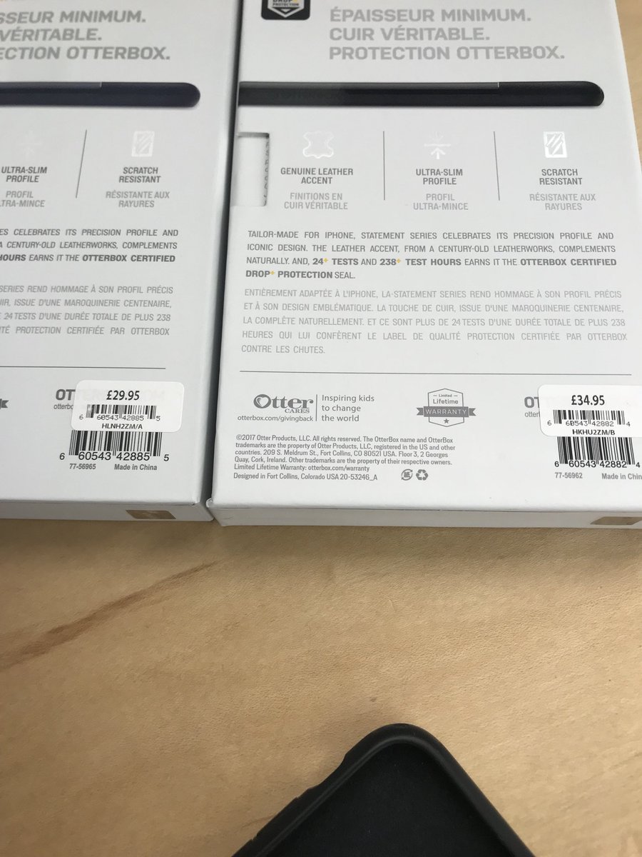 Fieldsy915's tweet photo. I pick 2 identical cases and they are different prices. Apparently this is because 1 is blue and the other black 🤦🏽‍♂️🙄 https://t.co/2Ov6rNTKGK