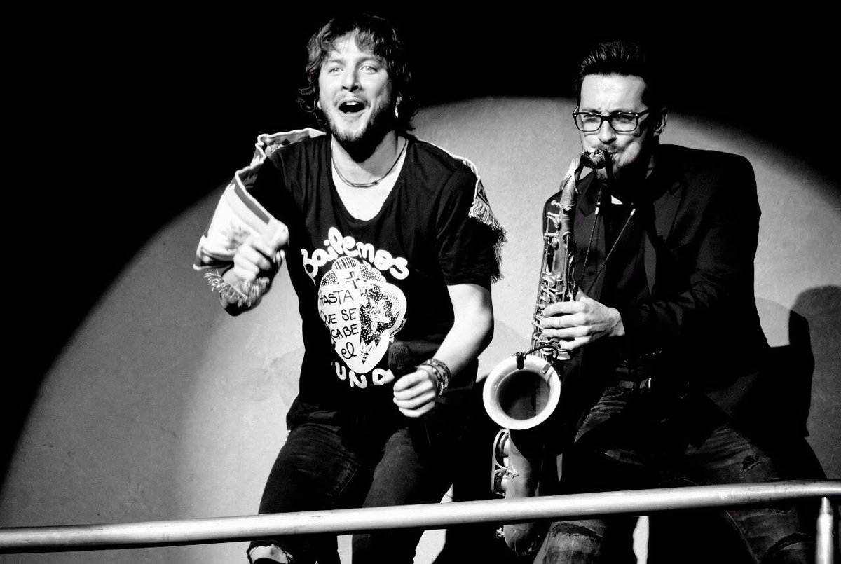 manuelcarrasco_'s tweet photo. #momentos #buenosaires #argentina #granrex #concierto #tourbailarelviento https://t.co/ldxfIqD3gN