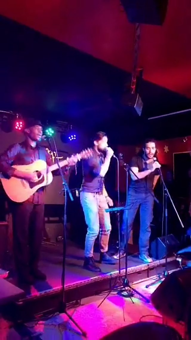 GYosefSource's tweet photo. Golan de retour sur scène le temps d'une chanson hier soir sur la story snapchat de @Victoria_Off 🎤 https://t.co/SXVncUYrQc