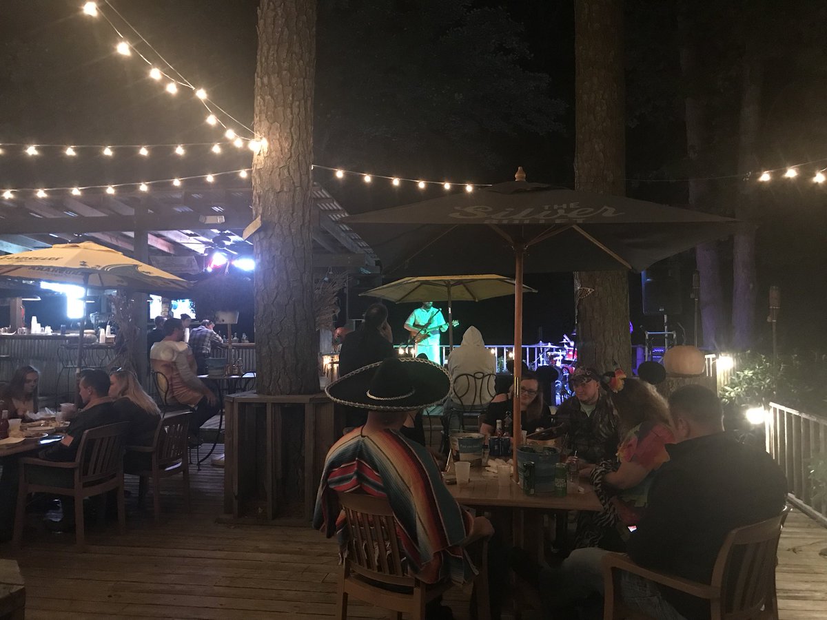 BooniesBBB's tweet photo. What a fun Closing Deck Party! Thanks to all who joined us in the fun!! https://t.co/Ek7fVys8vn
