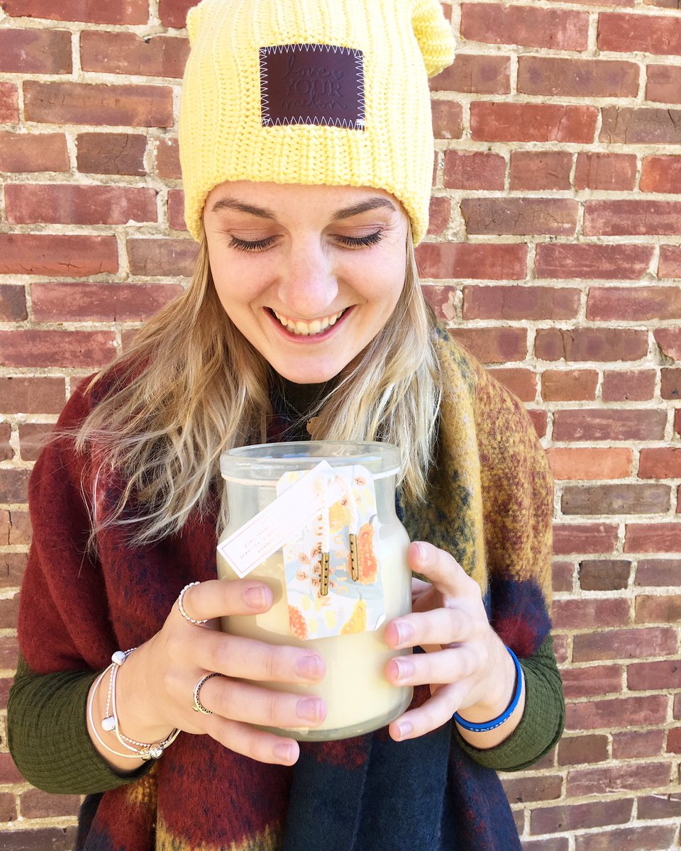 BelBoutique's tweet photo. Talk about candle obsession. 🍂
.
.
.
#fall #fallfashion #fallcandles #fallcandlesarethebest #pumpkin #rusticpumpkin #loveyourmelon https://t.co/qSlRPCsfp9