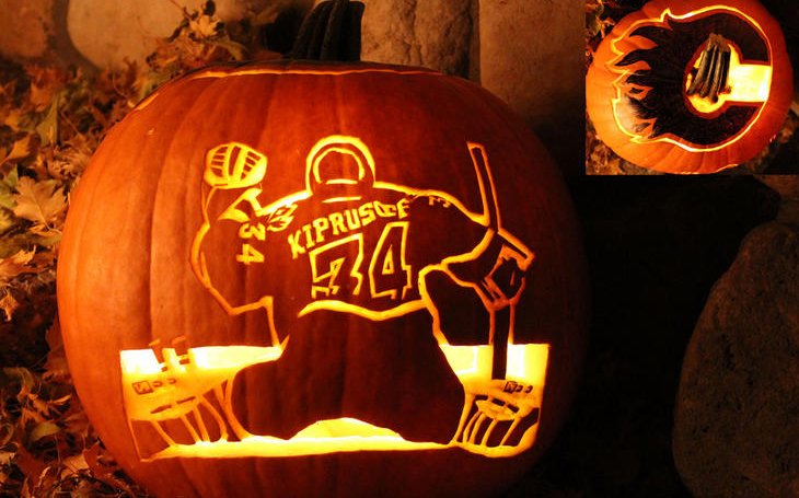 NHLFlames's tweet photo. Share your Flames-themed 🎃 with the hashtag #FlamesOLantern for a chance to win tickets to tonight's game! Get carving, #CofRed! https://t.co/ANpCftHVP6