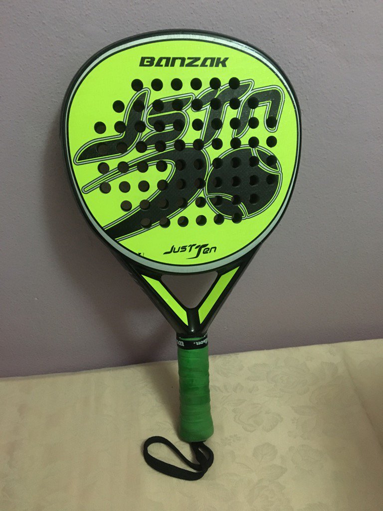 taniamaky's tweet photo. ¡Me gusta! "Pala de padel Banzak just ten" en #wallapop https://t.co/wtAXBJwWJS https://t.co/MlEHOKD3Kx