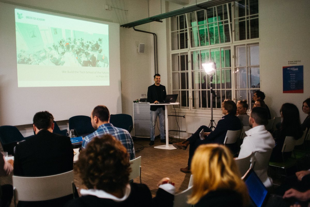 V4_PRES's tweet photo. #V4 #startup event on preventing regional #braindrain & #GetIntheRing #startupcomp semifinal @ImpactHubPraha #DigitalVisegrad #V4sit https://t.co/jqUDjDyIsi