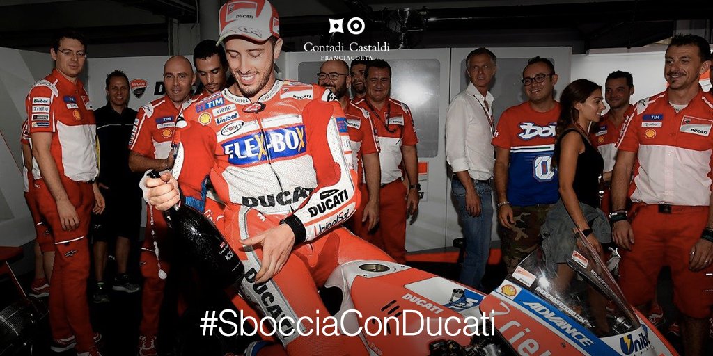 contadicastaldi's tweet image. Mille emozioni e una vittoria magnifica! Grazie di tutto @AndreaDovizioso! Ci vediamo a Valencia! #DucatiTeam #SbocciaConDucati #MotoGP 🍾🏁🏆🎉