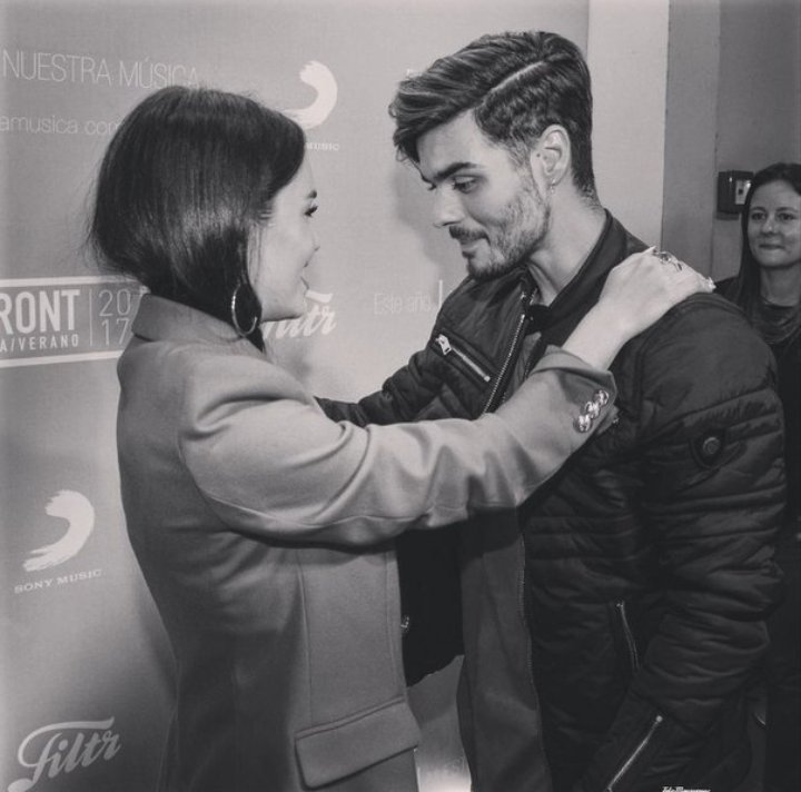 JessiPablochi's tweet photo. Lali y Abraham #Upfront2017 https://t.co/6yGmRdEeCt