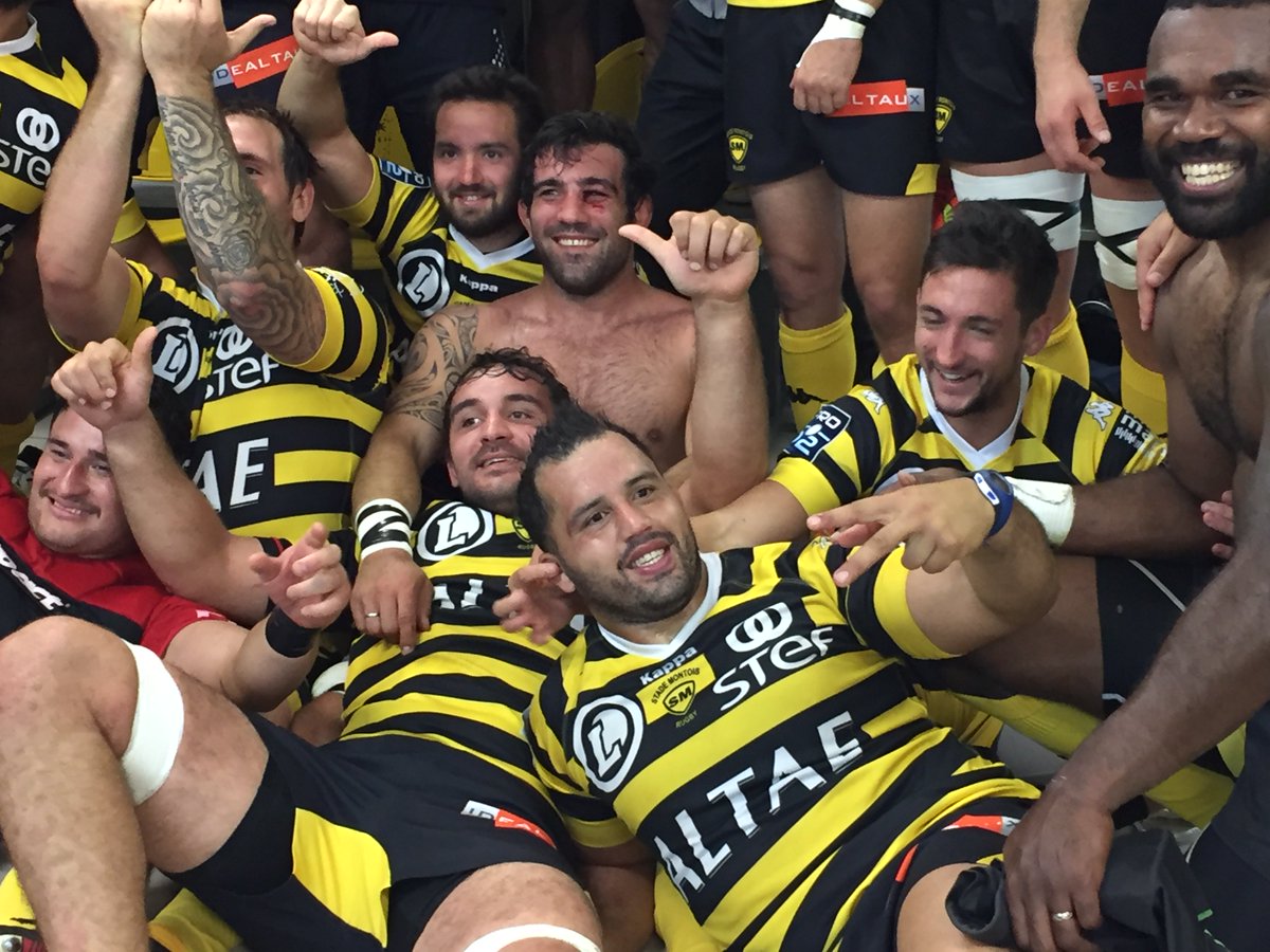 Les sourires sont bien présents dans le vestiaire Montois après cette belle victoire face à l' <a href="/usap_officiel/">USAP</a> !
Les joueurs vous donnent rendez vous dès vendredi prochain, à 20H, au Stade Guy Boniface pour la réception de l' ASBH Officiel !
#PROD2