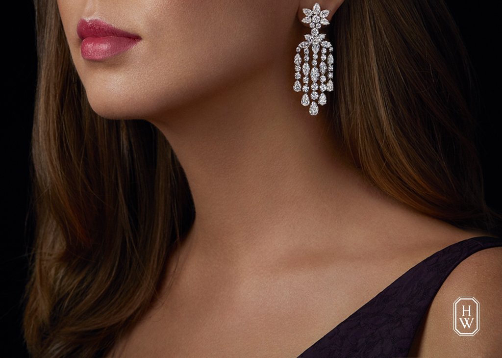 HarryWinston's tweet photo. The epitome of autumnal opulence. Discover: https://t.co/bAn7NxziH2 #WinstonFall #HarryWinston #HighJewelry https://t.co/C6YXWZ3y3f