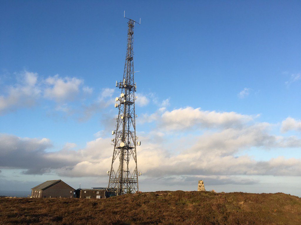 JimFSaunders's tweet photo. And here are the radio mast and Trig Point on Black Mixen. #radnorforest #Radnorshire https://t.co/yusQkR1bHi
