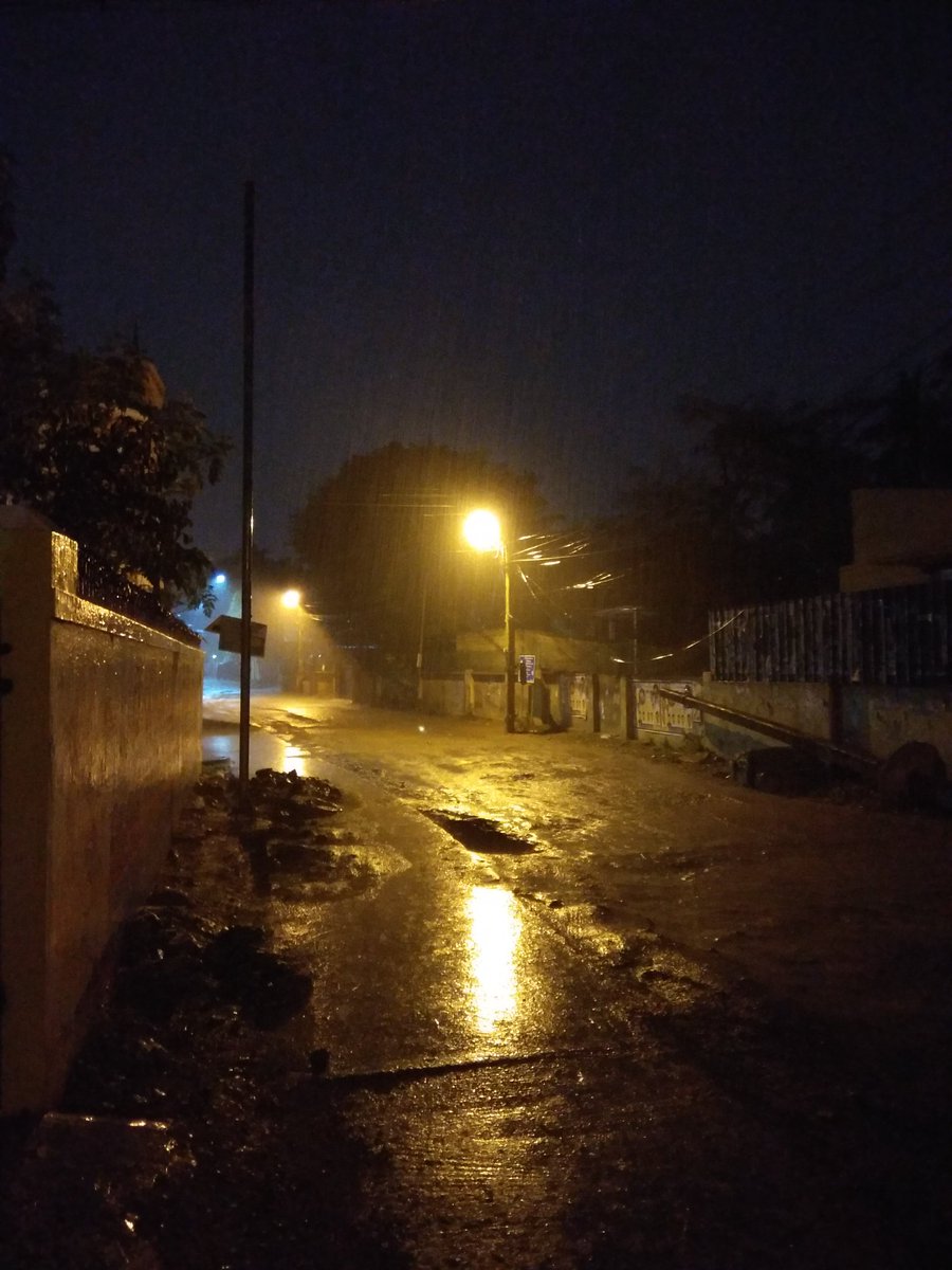arun_viper2's tweet photo. #rains⛈️⛈️⛈️
#scattering chennai
#awesome climate
#mersal
#chill_climate https://t.co/0vsz6SXcAV