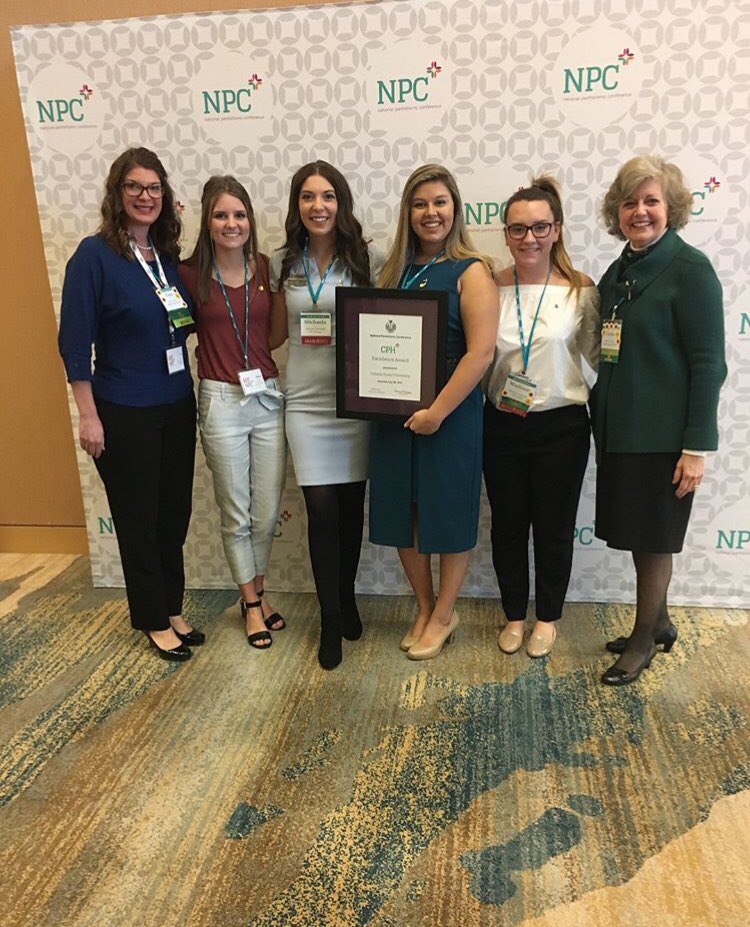 IndStatePA's tweet image. More lovely women of the Panhellenic community are also thrilled to receive the Excellence award for the 5th year in a row! 💚 #PanPride