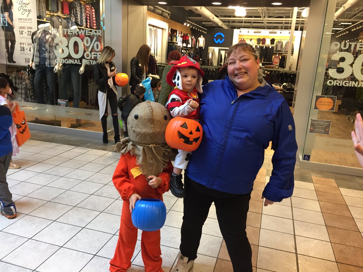 CambCentre's tweet photo. We had a spookacular time painting pumpkins and indoor trick or treating! Happy Halloween everyone! https://t.co/AuCRCYHDoM