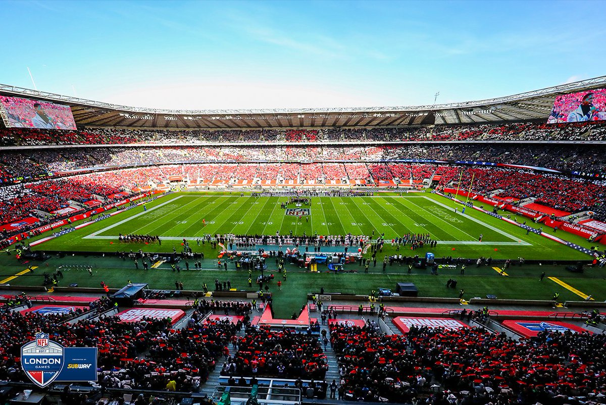 NFLUKIRE's tweet photo. OFFICIAL attendance: 74,237

That's an @NFL record at Twickenham! Amazing support yet again, #NFLUK fans 👍 https://t.co/8hkOoVzlrw