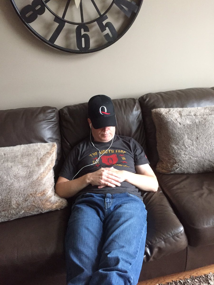 MikeLisle18's tweet photo. @quintefirst @CarrieGregoire @DemiahFisk  today I'm #coopchillin with @TheCorsets @HeadquartersTO check them out https://t.co/eDp63BtpBw https://t.co/S49DlO4RmJ