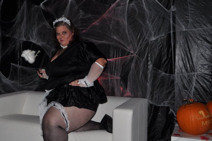 Had a Great time at the @MyFreeCams Halloween Party last night Thanks @KaylaKissess_ for running back<a class="tags" href="/tag/myfreecams">@myfreecams</a>