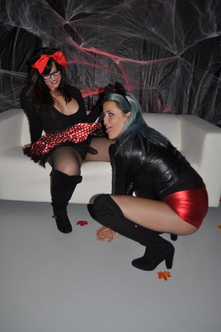 Had a Great time at the @MyFreeCams Halloween Party last night Thanks @KaylaKissess_ for running back<a class="tags" href="/tag/myfreecams">@myfreecams</a><a href="/tag/pride"class="tags"><span>#pride</span></a><a href="/tag/livelife"class="tags"><span>#livelife</span></a><a href="/tag/bepassionate"class="tags"><span>#bepassionate</span></a><a href="/tag/doyourthing"class="tags"><span>#doyourthing</span></a>