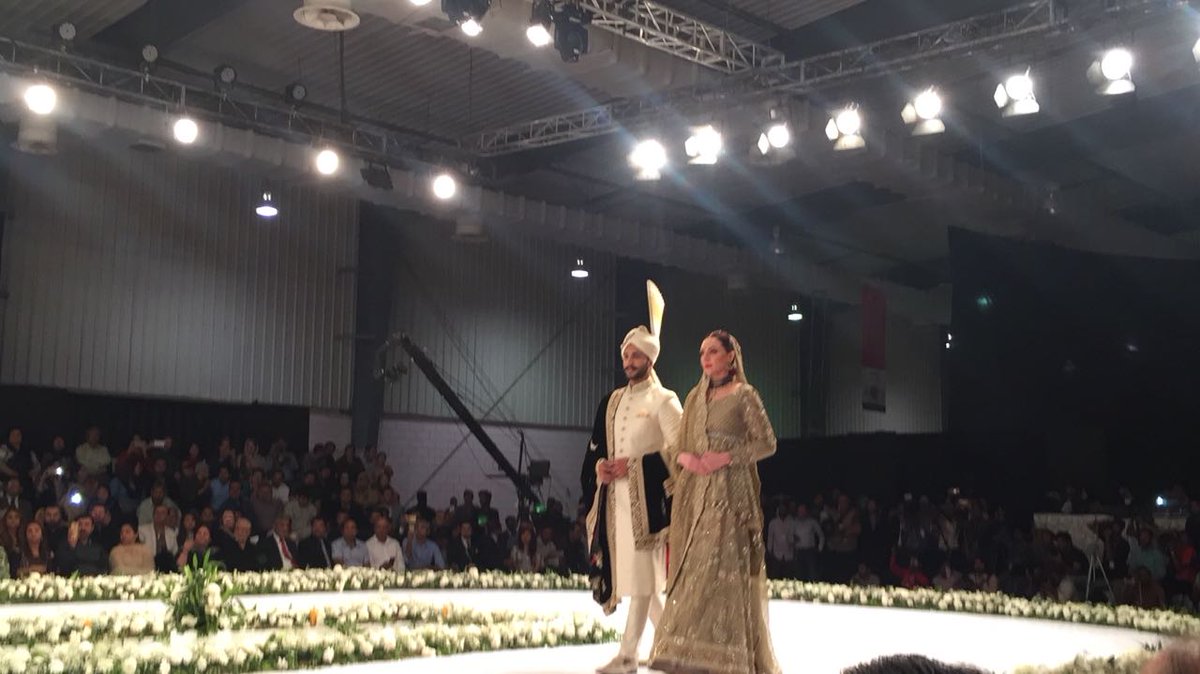 maazsaeed's tweet photo. Tonight we present a little glimpse into the world of royalty. #UroosUlBilaad
#Deepakperwani @mujtaba.javaid #PITF2017 @BadarExpo https://t.co/rHV5OXrMnS