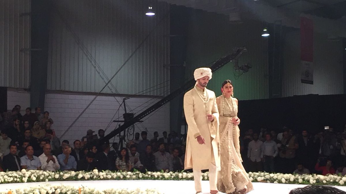 maazsaeed's tweet photo. Tonight we present a little glimpse into the world of royalty. #UroosUlBilaad
#Deepakperwani @mujtaba.javaid #PITF2017 @BadarExpo https://t.co/rHV5OXrMnS