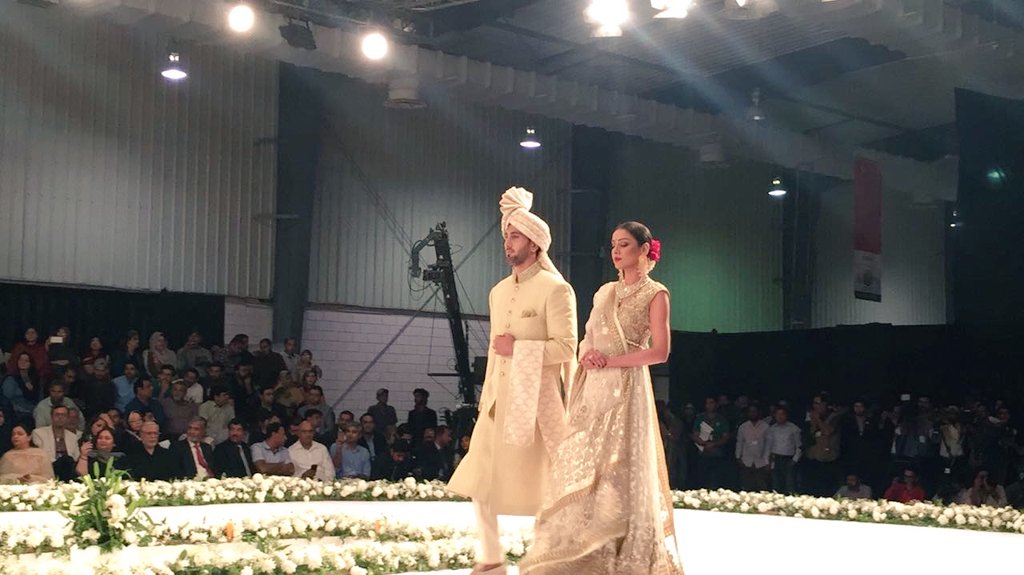 maazsaeed's tweet photo. Tonight we present a little glimpse into the world of royalty. #UroosUlBilaad
#Deepakperwani @mujtaba.javaid #PITF2017 @BadarExpo https://t.co/rHV5OXrMnS