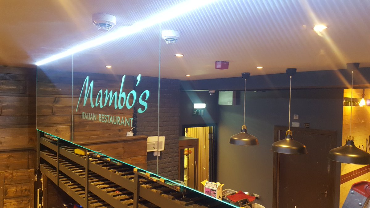 iwantamirror's tweet photo. Mirrors for Restaurants https://t.co/qprA8C8K7x