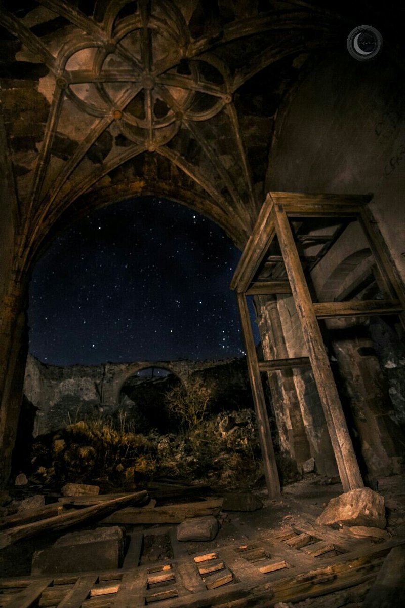 photonocturna's tweet photo. Fascinante Abandono   
#photonocturna #soria #nighphotography  #castillayleon #spain #canon #tokina #maglite 
#ledlenser
#VanguardWorldEs https://t.co/9q2SpgDU54