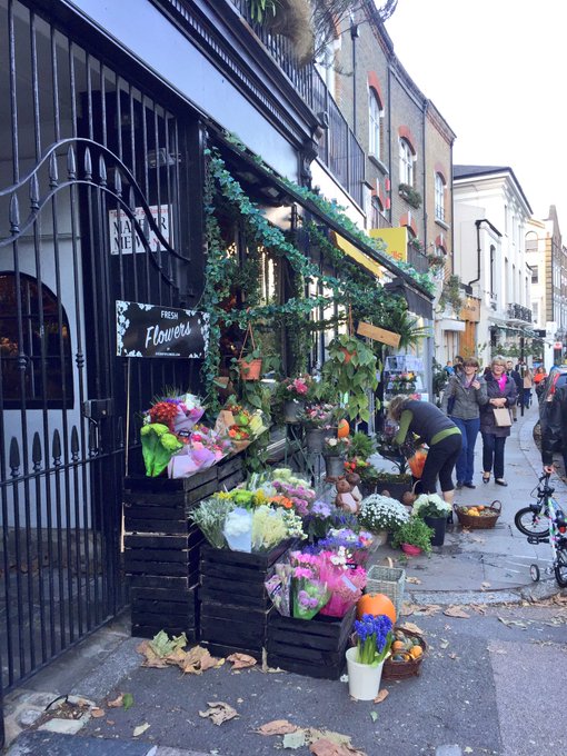 Is there anything better than fall in London? 🇬🇧🍂🍁❤️ https://t.co/ptHnPJWAwn<a href="/tag/endofanera"class="tags"><span>#endofanera</span></a>