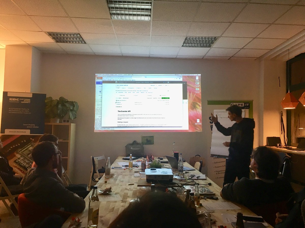 this_is_tb's tweet photo. Team 6: Danilo stellt über die Eventer-Web-Api alle Veranstaltungen aus dem Web zentral zur Verfügung #ChemnitzHackt https://t.co/ZdOwqTtKBe