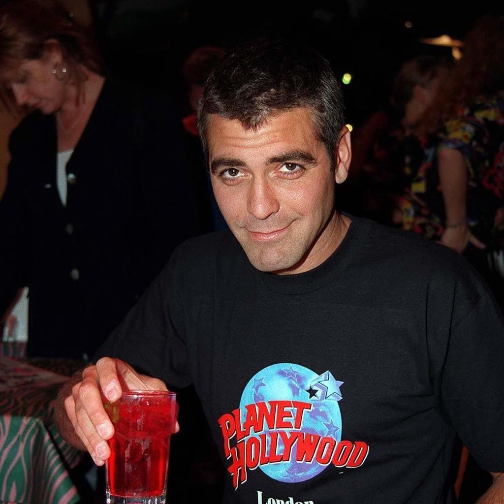 This is the very first time I shot #georgeclooney  This is opening of #planethollywood #londoneye #1996 Can you be… ift.tt/2xxiPQD