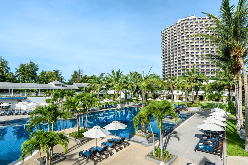 Destthailand's tweet photo. Novotel Hua Hin Cha Am Beach Resort &amp; Spa #Thailand #HuaHin #ChaAm 
https://t.co/9ZHJQnSYss https://t.co/uDcCmOg37x