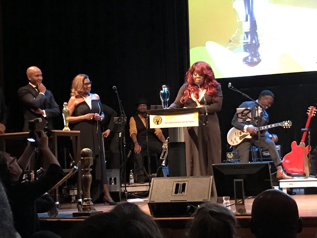 NevinOzutok's tweet photo. Geëmotioneerde @BergetLewis winnaar Kunst en Cultuur prijs #Black Achievement Gala @BlackAMonth https://t.co/2ikMd5ZfUd